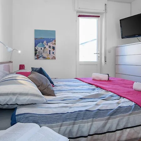 Charming Family For 4 Persons Apartmán Pula