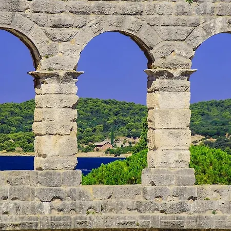 Apartmán Charming Family For 4 Persons Pula